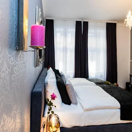 Sophies Place Augarten - Imperial Lifestyle City Apartments Vienna Parking Esterno foto