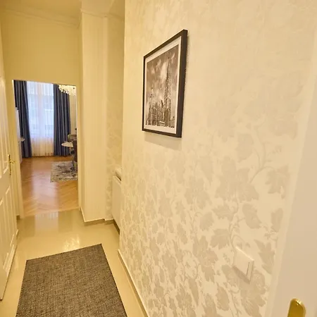 Sophies Place Augarten - Imperial Lifestyle City Apartments Vienna Parking Esterno foto