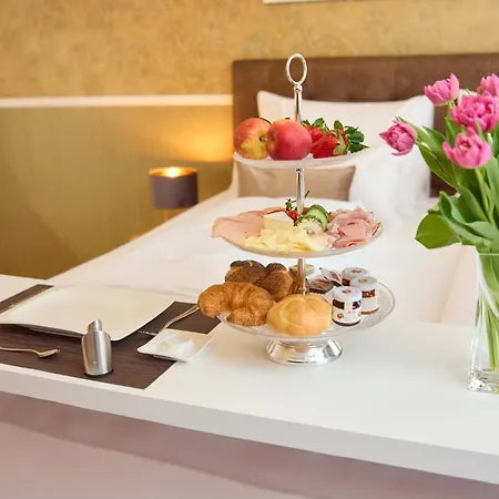 Sophies Place Augarten - Imperial Lifestyle City Apartments Vienna Parking Esterno foto