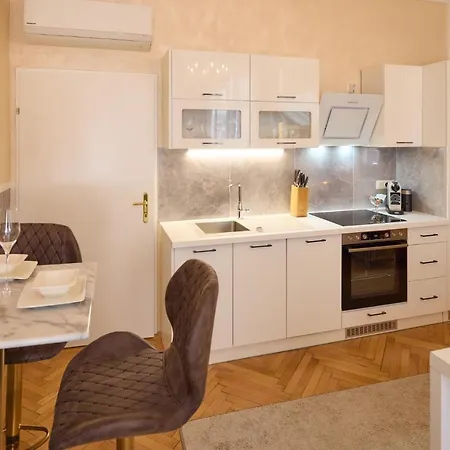 Sophies Place Augarten - Imperial Lifestyle City Apartments Vienna Parking Esterno foto
