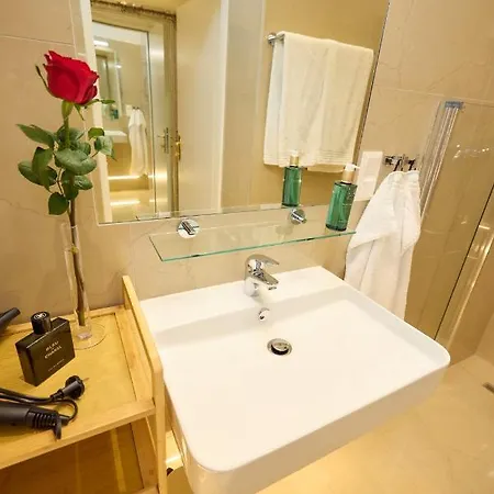Sophies Place Augarten - Imperial Lifestyle City Apartments Vienna Parking Esterno foto
