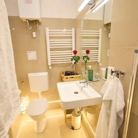 Sophies Place Augarten - Imperial Lifestyle City Apartments Vienna Parking Esterno foto