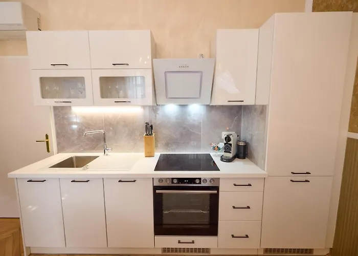 Sophies Place Augarten - Imperial Lifestyle City Apartments Vienna Parking